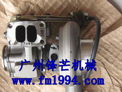 小松PC220-8原装进口增压器6754-81-8190/4038597(图1)