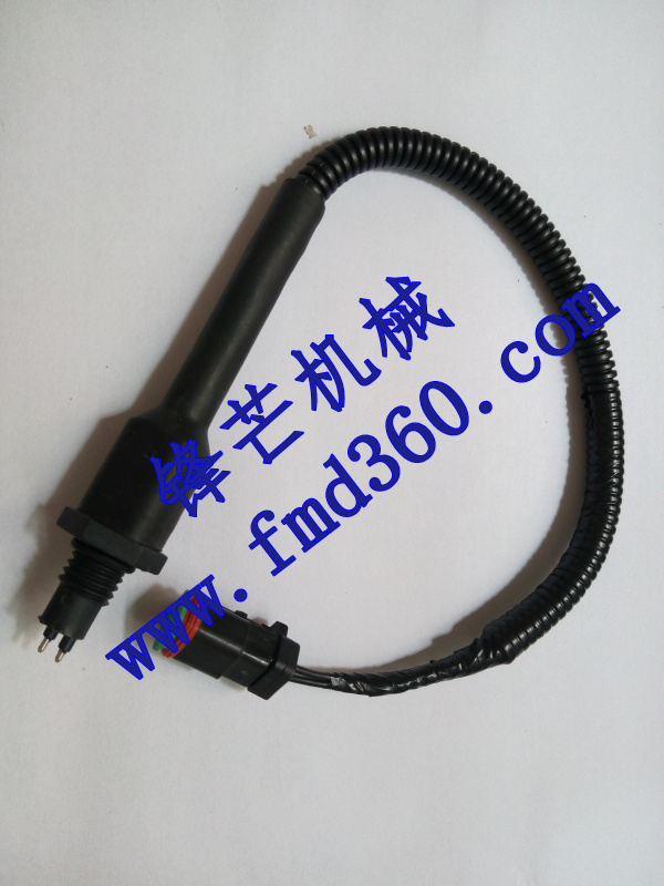 小松PC200-8 PC210-8 PC220-8 PC240-8油水分离器传感器(图1)