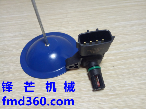 广州锋芒机械小松PC200-8挖机6D107空气压力传感器2897333