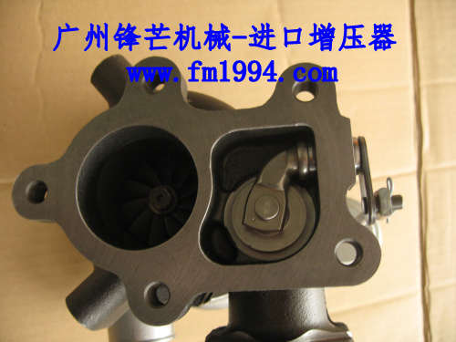 加藤HD820-5挖掘机4M50进口增压器ME443813/49389-02110(图4)